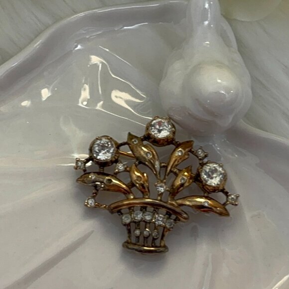 CROWN TRIFARI PAT PEND RHINESTONE FLOWER BOUQUET BROOCH - Picture 3 of 7